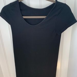 Tees By Tina Short Sleeve U Neck Top - Like New